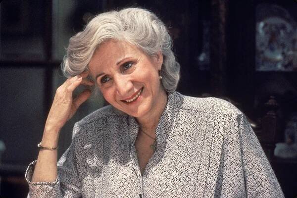 Olympia Dukakis, Oscar Winner for ‘Moonstruck,’ Dies at 89