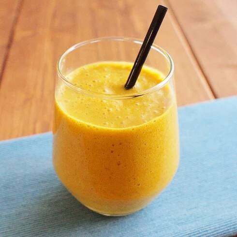 Zlaté smoothie s kurkumou