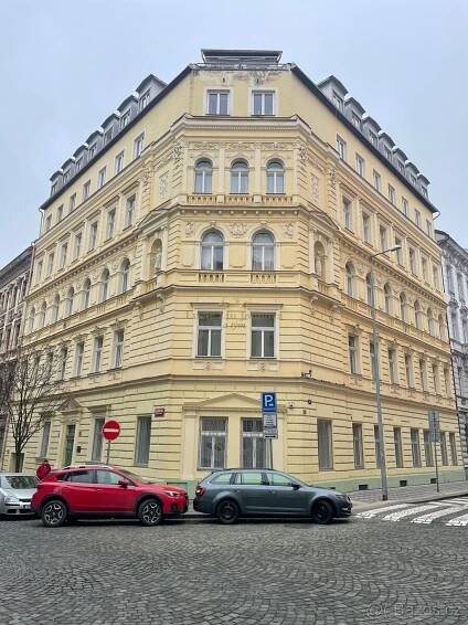 Nabídka nemovitostí - Lucie Liu Johnová a tým