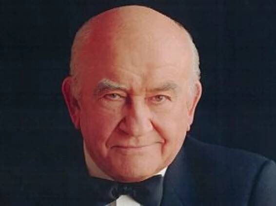 Ed Asner Net Worth, Wealth, and Annual Salary
