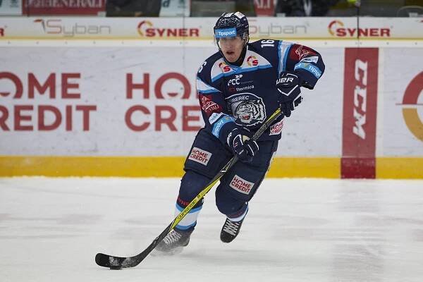 Marek Kvapil vede puk