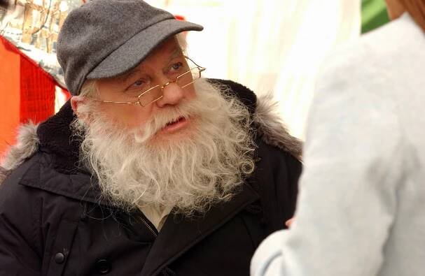 Přítel pod stromečkem - Z filmu - Charles Durning