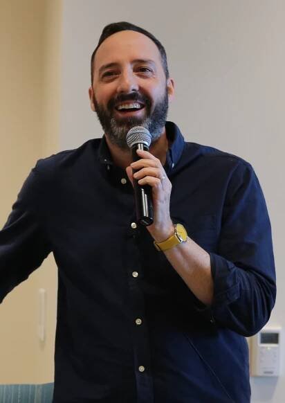 Tony Hale - Wikipedia