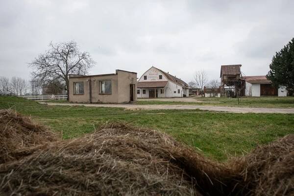 Statek Uhersko | Lokace | East Bohemia Film Office
