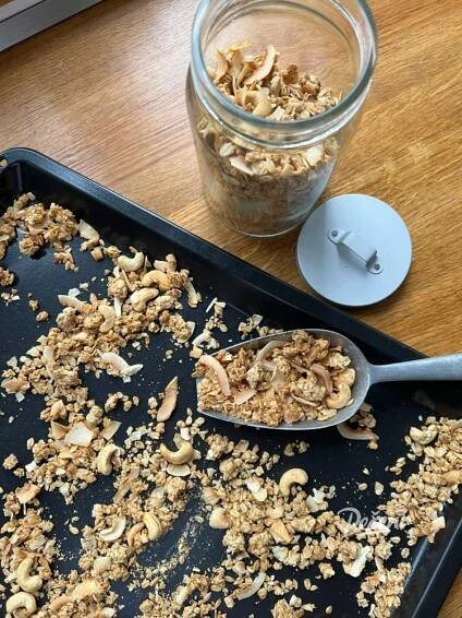Domácí granola alias zapečené müsli - Víkendové pečení