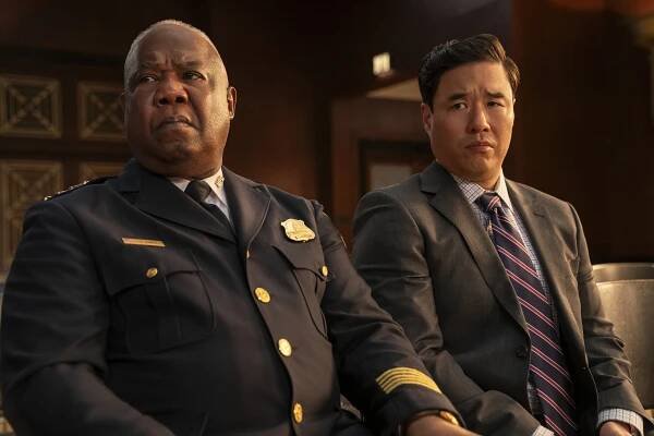 Rezidence - Záhada žlutého pokoje - Z filmu - Isiah Whitlock Jr., Randall Park