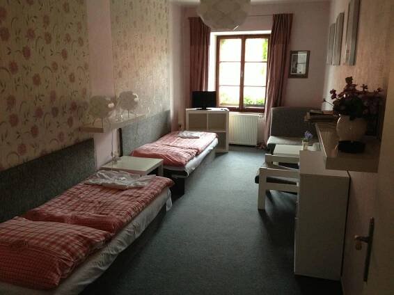 Room & Suite