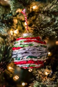 25 Simple and Beautiful DIY Paper Christmas Ornaments