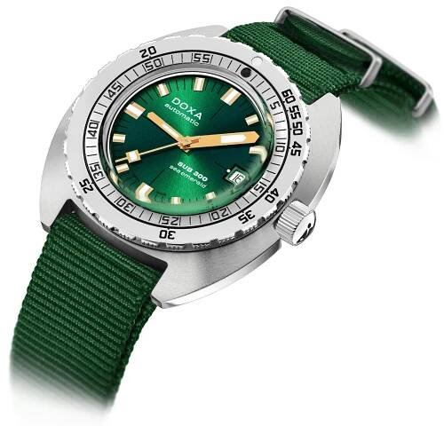 Doxa SUB 300 Sea Emerald 821.10.131.26-N | Hodinky Koscom