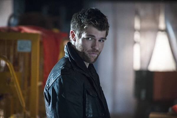 Flash - Boj s větrnými mlýny - Z filmu - Liam McIntyre