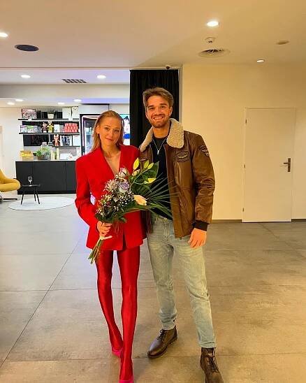 Siniaková zapomenuta. Tenista Macháč se pochlubil prvními fotkami s vítězkou SuperStar. Pochválila mu ji i Krézlová