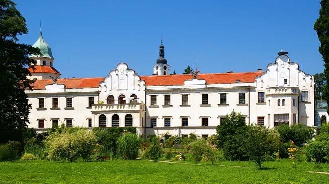 Soubor:Častolovice (RK) , zámek.jpg – Wikipedie