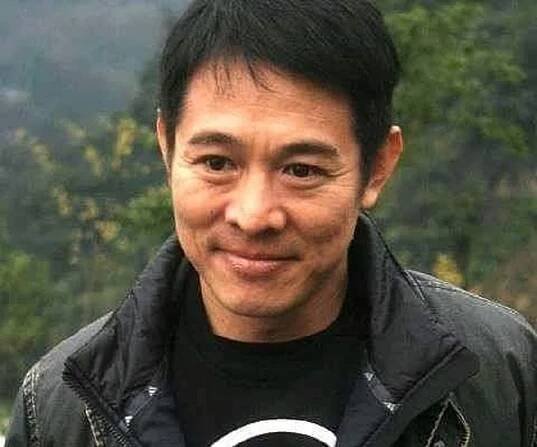 Jet Li Biography - Facts, Childhood, Family Life & Achievements