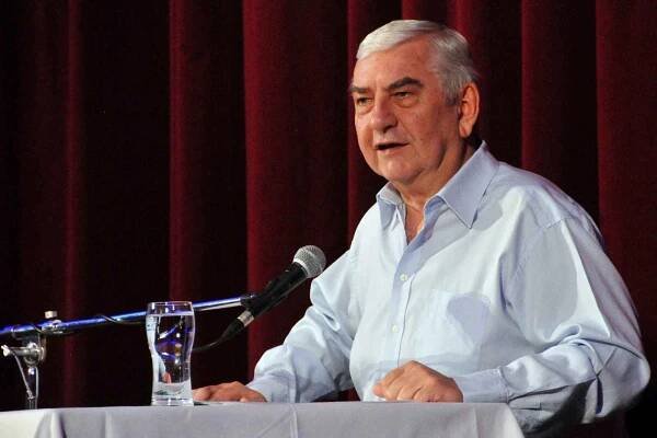 Populární herec, bavič a vypravěč Miroslav Donutil.