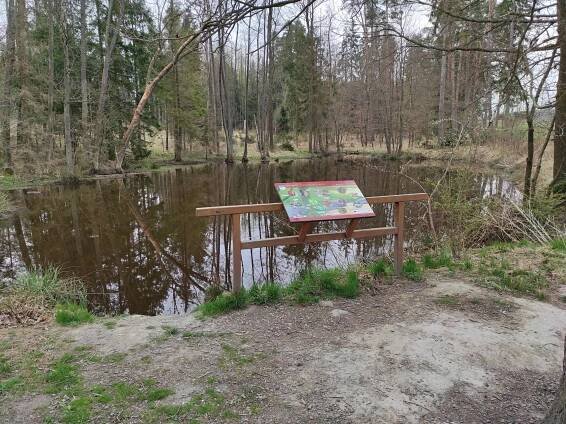 Fotky - Přístřešek u jezírka - 22.04.2022