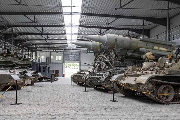 Muzeum vojenské techniky „garáž“ | Tankodrom Milovice