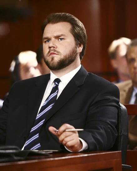 Kauzy z Bostonu - Hledám Shirley. Zn.: Zoufale - Z filmu - Tyler Labine