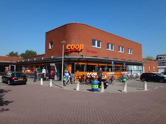 Foto: Tak trochu jiné podnikání. COOP provozuje školy, banky i pohřební služby