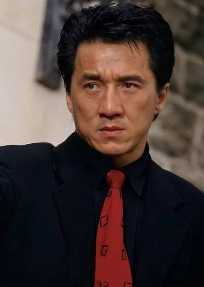 Jackie Chan Suit, Around The World In 80 Days Jackie Chan, Young Jackie Chan, Confused Jackie Chan, Jackie Chan Movies Poster, Jackie Chan Movies, Kung Fu Movies, Kong Film, Donnie Yen
