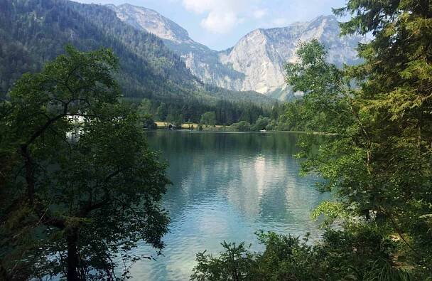 Okružní výlet kolem jezera Langbathsee nedaleko Traunsee
