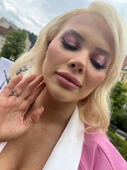 Gabriella Jiráčková se zvládá nalíčit sama, ale za problematické považuje své oči.