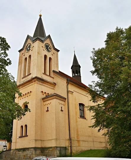 Soubor:Chvaly kostel sv. Ludmily 7.jpg – Wikipedie