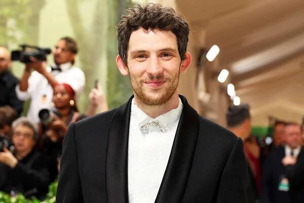 Josh O'Connor Says His Trailer While Filming Knives Out 3 Was Nicer Than His London Apartment