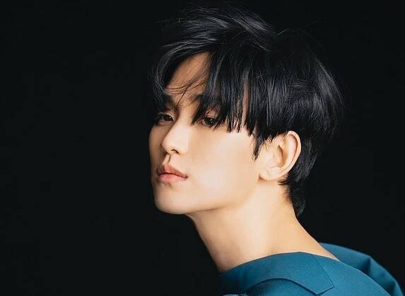 Kim Soo Hyun vraj Kim Sae Ron podvádzal. Dokonca by malo ísť o členky známych K-pop skupín