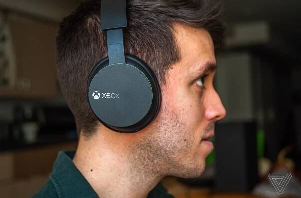 Microsoft’s Xbox Wireless Headset is a mic-drop moment