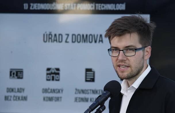 Michálek zůstává místopředsedou Pirátů, v referendu ho podpořilo 72 % hlasujících straníků