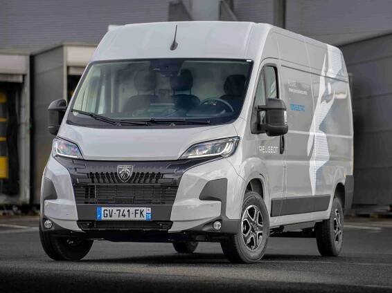 Peugeot Boxer s automatem EAT8