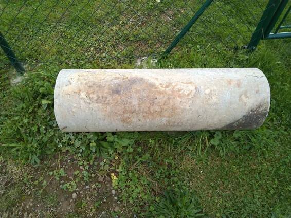 Daruji betonovou rouru o rozměrech 105x35x30cm za odvoz. pozn. Třinec - Nebory. - InzerceTrinec.cz