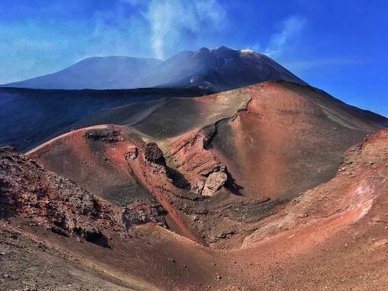 Etna: Vše, co potřebujete vědět o pěší turistice na jedné z nejaktivnějších sopek světa