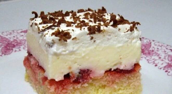 Luxusní ovocné řezy se zakysanou smetanou: Dělám ho vždy na dva plechy a nikdy nezůstane ani drobek! | Sweet desserts, Cake recipes, Czech desserts