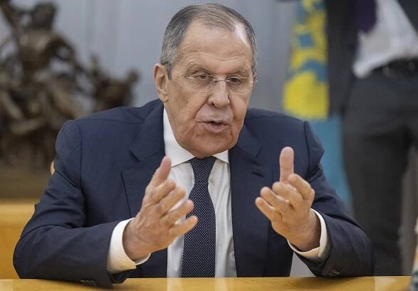 Žiadny samit Putin-Zelenskyj sa teraz neplánuje, odkázal Lavrov