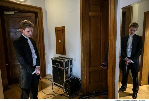 Dirigent v jámě lvové aneb Pojem vlast jako inspirace pro Mou vlast – KlasikaPlus.cz