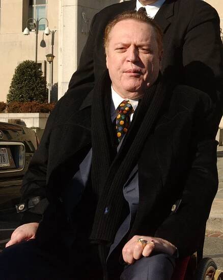 V 78 letech zemřel zakladatel časopisu Hustler Larry Flynt. O jeho soudu s kazatelem natočil Forman film