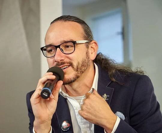 Jakub Szántó – Mezi mlýnskými kameny: Gaza a její příběh – DK Poklad Ostrava