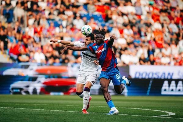 Fotbalisté Plzně po obratu zvítězili v Ženevě 3:1 a v Lize mistrů postoupili dál