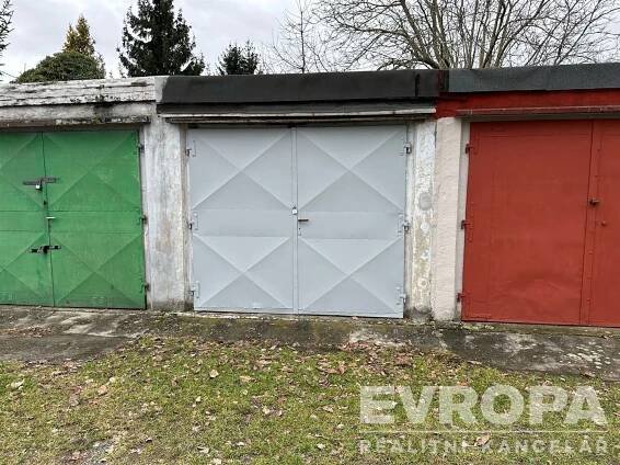 Prodej garáže o velikosti 19 m2 v Pardubicích v městské části Ohrazenice - Hrabalova ulice - EVROPA realitní kancelář