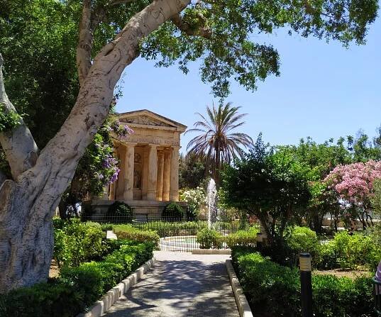 travel guide malta