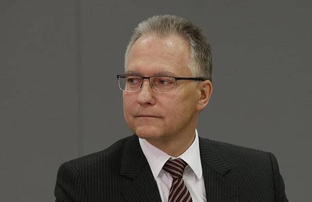 Tajemné pozadí prezidentovy pifky na Koudelku a BIS