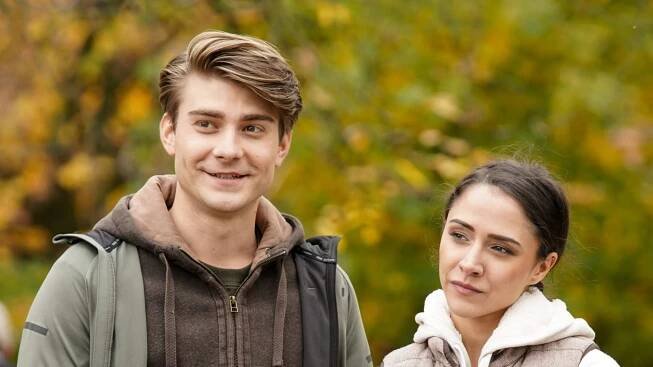 Marek Lambora a Eva Burešová v seriálu Slunečná přeji veselé Vánoce