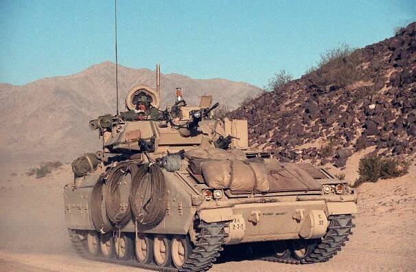 M2A1 Bradley (pásové BVP) : Spojené státy americké (USA)