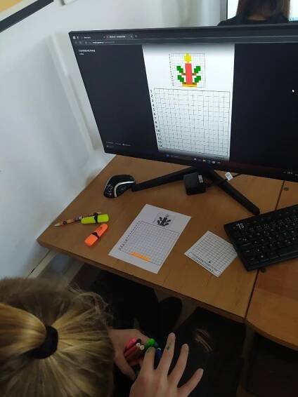 Vánoční tvoření v hodinách informatiky – 4. – 8. třída - ZŠ Dyjákovice
