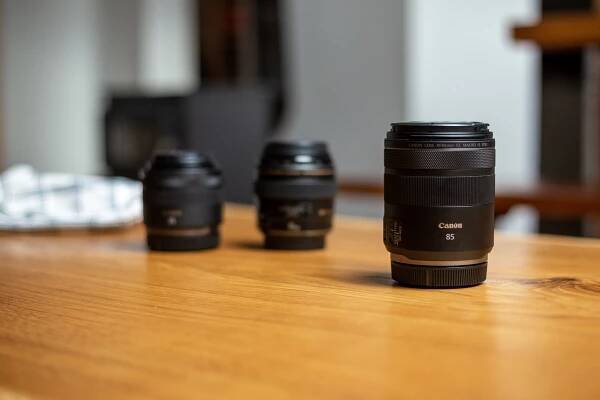 CANON RF 85 mm f/2 MACRO IS STM | FotoŠkoda