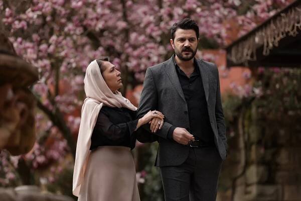 Hudutsuz Sevda - Episode 26 - Z filmu - Asuman Dabak, Burak Sevinç