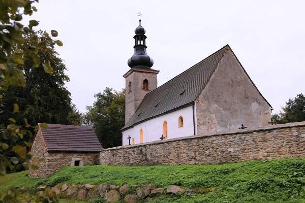 Kostel sv. Vavřince v Klení
