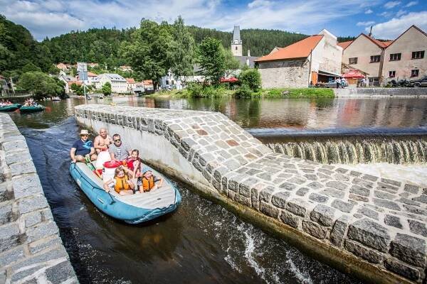 Galerie | Půjčovna lodí a raftů na Vltavě | Vedle vody