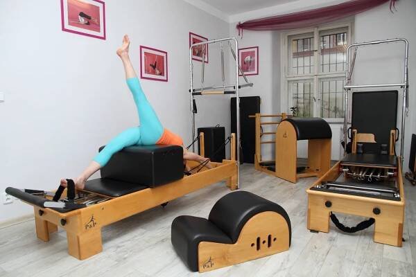 Pilates na strojích Reformer